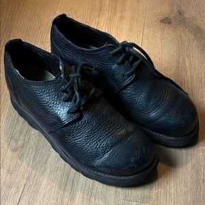 Simple Black Textured Men's Oxfords